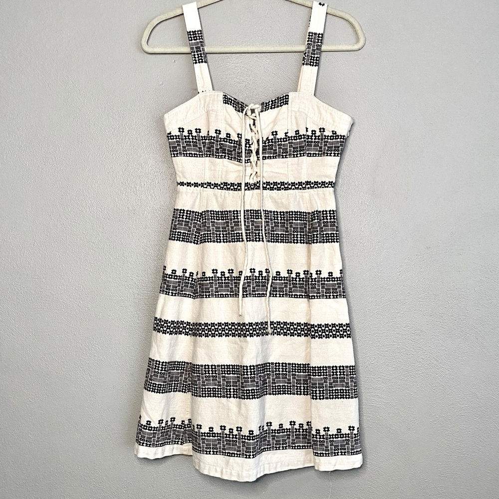 Hailee C Dress Size Small Aztec Print Lace Up Fit & Flare White Black Sleeveless